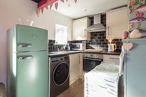 Host Stay Candyfloss Cottage