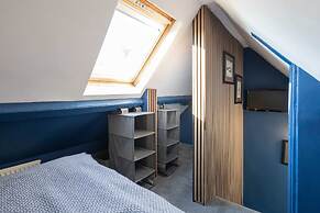 Host Stay Candyfloss Cottage