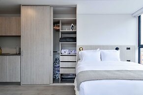 w Charming Loft in Santa Barbara