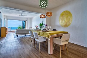 2BR Condo With Ocean View - Private Terrace