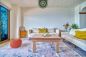2BR Condo With Ocean View - Private Terrace