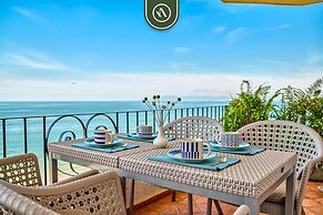 2BR Condo With Ocean View - Private Terrace