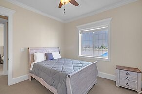 Luxurious 4-Bedroom Oasis with Private Pool Home