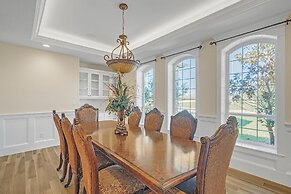 Luxurious 4-Bedroom Oasis with Private Pool Home