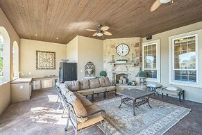 Luxurious 4-Bedroom Oasis with Private Pool Home