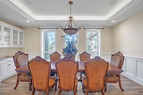 Luxurious 4-Bedroom Oasis with Private Pool Home