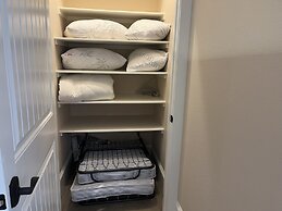 Luxurious 4-Bedroom Oasis with Private Pool Home