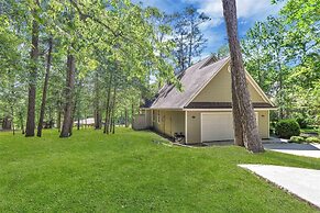 Wooded Lake Retreat 3 Bedroom Home