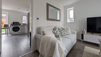 Cotswold Green - Sleeps 5 - Free EV Charge