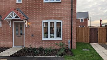 Cotswold Green - Sleeps 5 - Free EV Charge