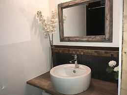 Magnificent Villa in Nuaille-d'aunis With Wellness