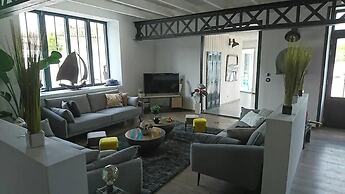 Magnificent Villa in Nuaille-d'aunis With Wellness
