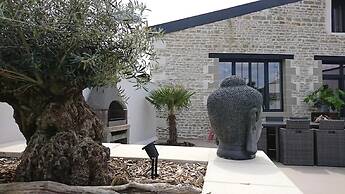 Magnificent Villa in Nuaille-d'aunis With Wellness