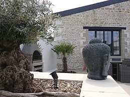 Magnificent Villa in Nuaille-d'aunis With Wellness
