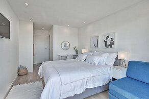 Modern Villa With Private Pool and Terrace