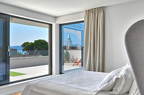 Modern Villa With Private Pool and Terrace