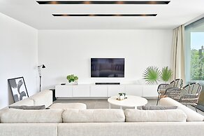 Modern Villa With Private Pool and Terrace