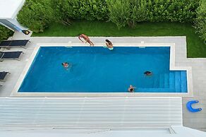 Modern Villa With Private Pool and Terrace