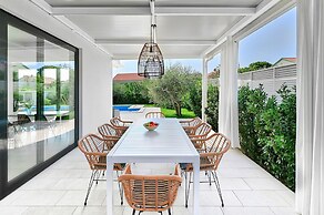 Modern Villa With Private Pool and Terrace