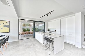 Modern Villa With Private Pool and Terrace