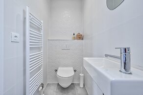 Modern Villa With Private Pool and Terrace