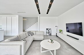 Modern Villa With Private Pool and Terrace