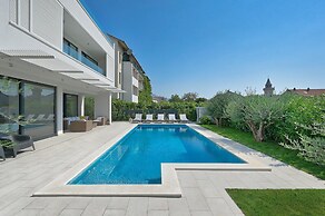 Modern Villa With Private Pool and Terrace