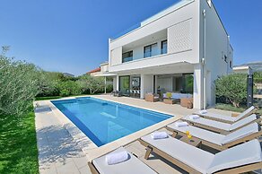 Modern Villa With Private Pool and Terrace