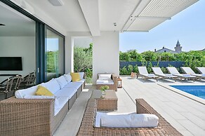 Modern Villa With Private Pool and Terrace