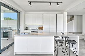 Modern Villa With Private Pool and Terrace