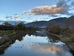 Jukeju Orange Guest House