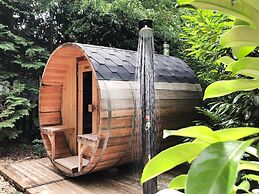 Lush Holiday Home in Rheezerveen With Wellness
