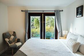 Secluded Oceanfront Apartment