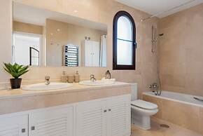 Los Arqueros Sunny Balcony With Pool - Ref M52