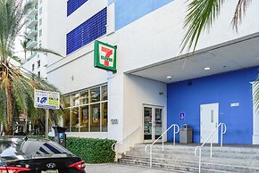 Modern Comfort in the Heart of Brickell