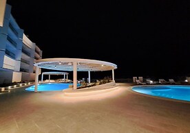 SIELA Beachfront Apartment-Ground Floor