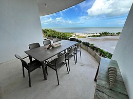 SIELA Beachfront Apartment-Ground Floor