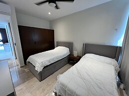 SIELA Beachfront Apartment-Ground Floor