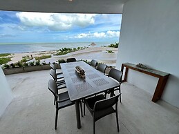 SIELA Beachfront Apartment-Ground Floor
