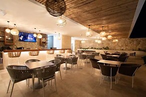 SIELA Beachfront Apartment-Ground Floor