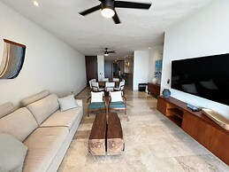 SIELA Beachfront Apartment-Ground Floor