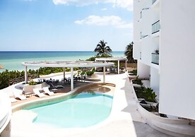 SIELA Beachfront Apartment-Ground Floor