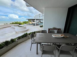 SIELA Beachfront Apartment-Ground Floor