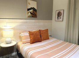 Chic 2bed Condo at Storey Lake Mickey Room