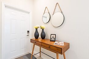 Chic 2bed Condo at Storey Lake Mickey Room