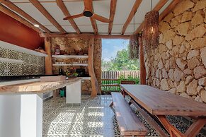 LAS DUNAS BEACH HOUSE