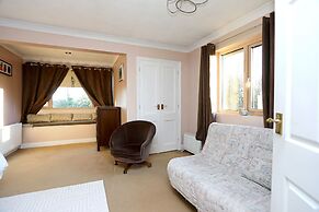 Picturesque Family Hideaway Chipping Ongar Essex