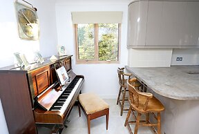 Picturesque Family Hideaway Chipping Ongar Essex