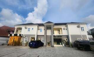 Arkplus Hotel and Suites