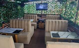 Arkplus Hotel and Suites